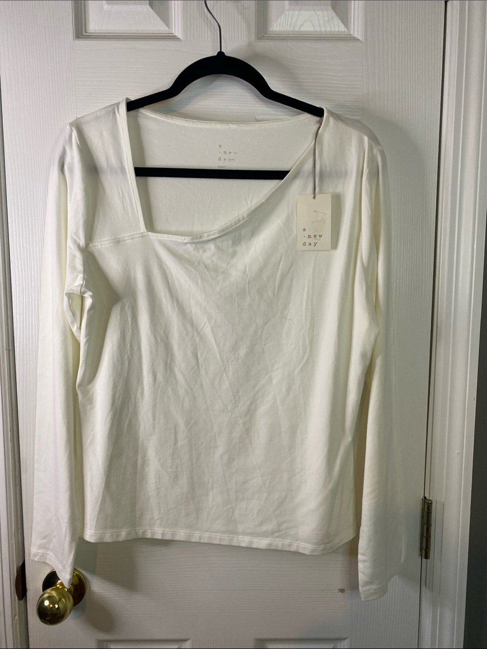 a new day Long-Sleeve Square Neck Top in Cream NWT. Size Large.